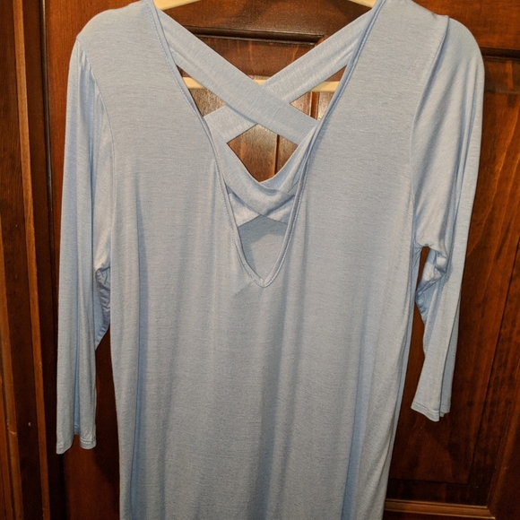 Deep v-neck crisscross back top - medium - Picture 4 of 5